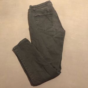 5/$25 Black LEI jeans
